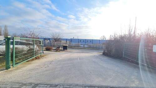 Einfahrt Grundstück - Halle in Wilsdruff / Kesselsdorf