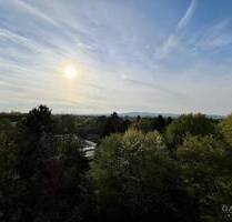 ***Wohnen mit Aussicht - 3 Zimmer - Balkon - TG - Aufzug*** - Frankfurt am Main Eckenheim
