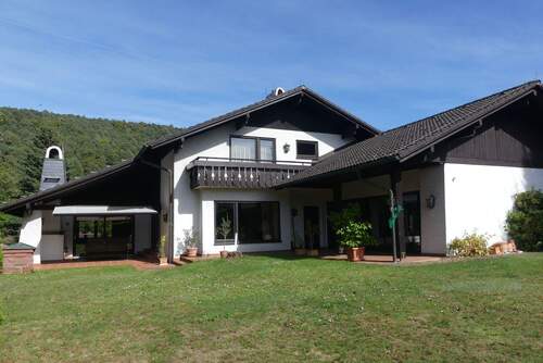 
- ***Etwas Besonderes ist dieses großzügige Wohnhaus in bevorzugter Wohnlage in Höchst im Odenwald***