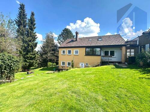 Hausansicht Garten - Einfamilienhaus mit 187,70 m² in Königsfeld im Schwarzwald / Weiler zum Kaufen