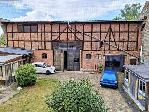 Scheune und Hof - 