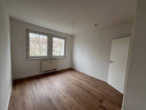 Zimmer 1.jpg - 4 Zimmer Etagenwohnung in Zwickau