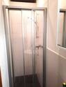  1. OG Links Dusche - 