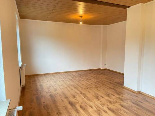 Große Wohnzimmer in EG und 2. OG - 1 Zimmer Mehrfamilienhaus, Wohnhaus in Lüdenscheid