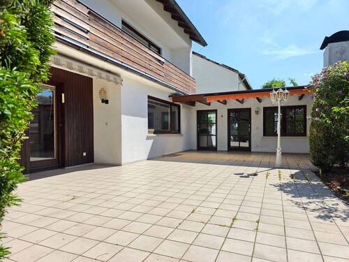 Große Sonnenterrasse - Einfamilienhaus mit 160,00 m² in Coburg zum Kaufen