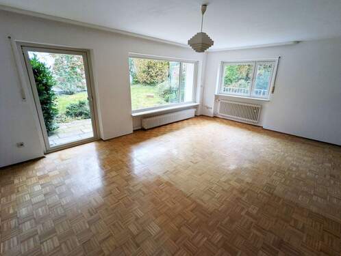 Wohnzimmer 1.jpg - 6 Zimmer Mehrfamilienhaus, Wohnhaus zum Kaufen in Fürstenfeldbruck