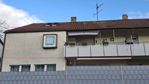 Gartenseite mit großem Balkon - 