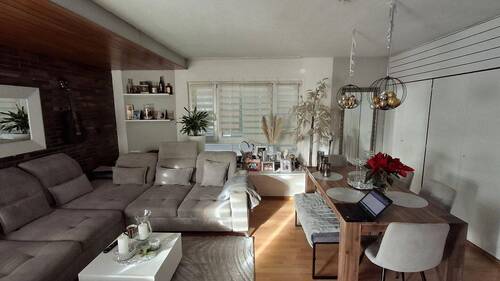 Wohnzimmer - 3 Zimmer Etagenwohnung zum Kaufen in Fellbach
