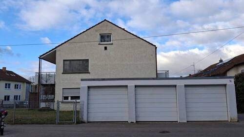 Hausansicht Straße - 