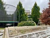 Garten Blick Richtung Trampolin - 