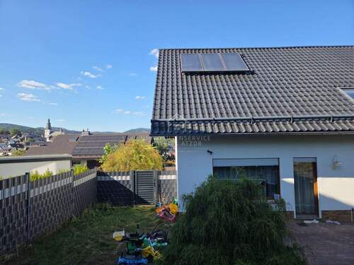 Ansicht Terrasse - Ein Haus, zwei Möglichkeiten: Einfamilienhaus mit einfacher Umgestaltung zum Zweifamilienhaus