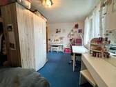 Kinderzimmer 4 Blick Richtung Schrank - 