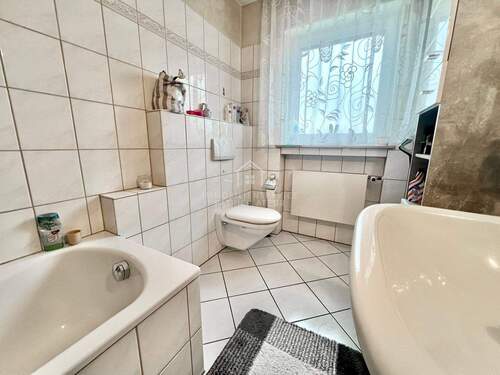 Erdgeschoss Bad - Mehrfamilienhaus, Wohnhaus mit 184,90 m² in Hallenberg zum Kaufen