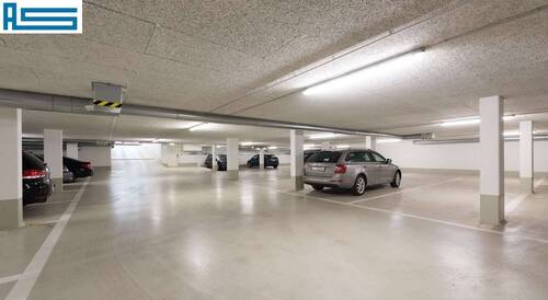 Blick zur Ausfahrt - Garage, Stellplatz in Berlin zum Kaufen