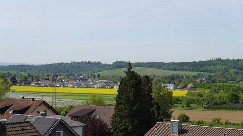 Fernsicht nach Salem Schlosssee - 3 Zimmer Etagenwohnung zum Kaufen in Salem