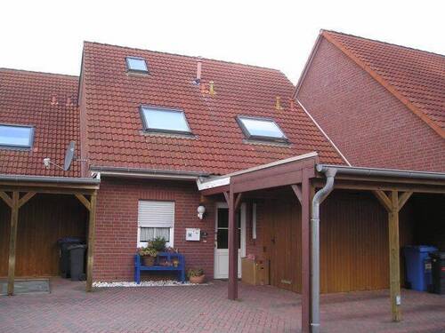 Bild 1 - Reihenmittelhaus mit Carport in guter Wohnlage