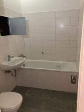 Badezimmer - 2 Zimmer Etagenwohnung in Neubrandenburg