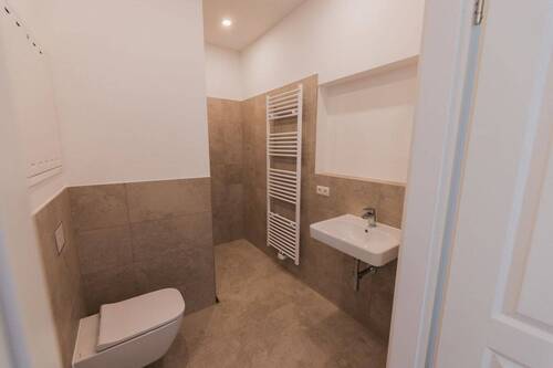 Beispielbild Badezimmer - Etagenwohnung mit 42,00 m&sup2; in Magdeburg zur Miete