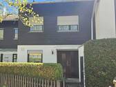 Ansicht Eingang - 5 Zimmer Reihenmittelhaus zum Kaufen in Germering