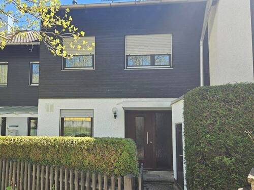 Ansicht Eingang - 5 Zimmer Reihenmittelhaus zum Kaufen in Germering