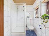 Mit Duschkabine - 