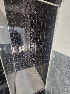 Dusche - renovierte Wohnung - 