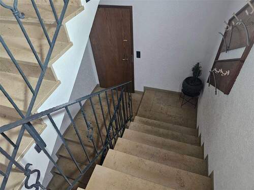 Treppenhaus MFH Wohnungen - 