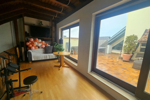 Aufgang Terrasse - KI - 