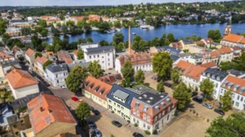 Nahe der Havel - Mieteinnahmen ab Tag 1. Wann starten Sie? Mehrfamilienhaus mit Gewerbe - exklusiv für Investoren mit Weitblick.