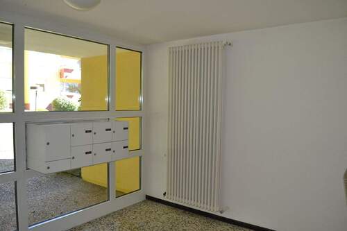 Hauseingang - 3 Zimmer Etagenwohnung zum Kaufen in Saarbrücken