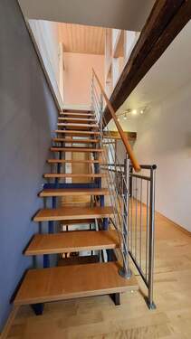 Flur Obergeschoß - Treppe zum Spitzboden - 