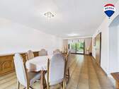 RE/MAX Immobilien DeLux Einfamilienhaus Körprich Esszimmer - 