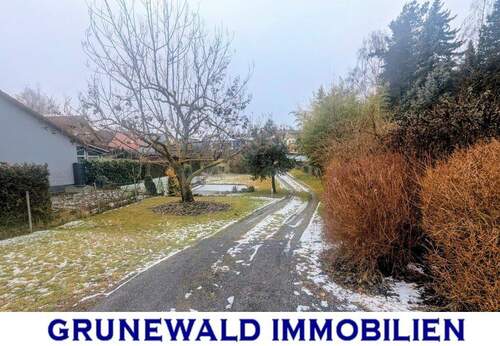 Ansicht - Bauträgerfrei - großzügiges Grundstück in ruhiger Seitenstraße.