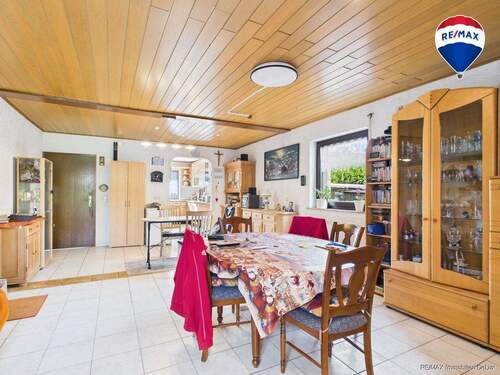 RE/MAX Immobilien DeLux Einfamilienhaus Niederlosheim Esszimmer - 