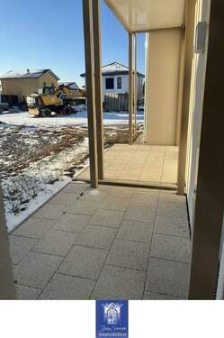 Terrasse - Heimelige Neubauwohnung im Erstbezug! EBK, Terrasse, Fußbodenheizung, Vinyl!