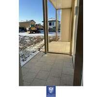 Heimelige Neubauwohnung im Erstbezug! EBK, Terrasse, Fußbodenheizung, Vinyl! - Arnsdorf