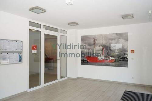 Hauseingang - 4 Zimmer Etagenwohnung zum Kaufen in Cuxhaven