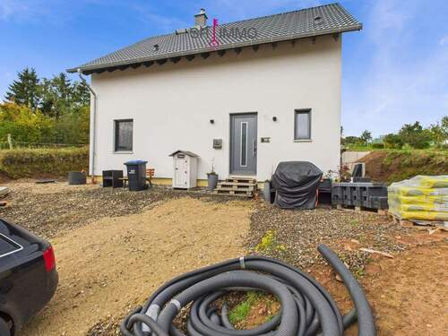 Bild 2 - 6 Zimmer Einfamilienhaus zum Kaufen in Kalenborn-Scheuern