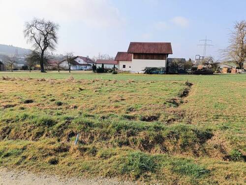 Baugrundstück mit Genehmigung für die Bebauung mit 2 Bungalows (zwei Flurnummern) - Grundstück in Haarbach