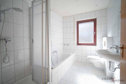 1. Stock - Badezimmer.jpg - 