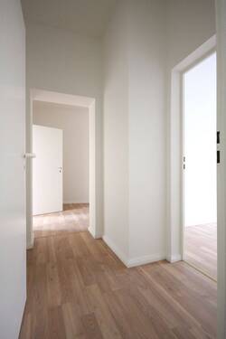 Flur - 4 Zimmer Etagenwohnung zur Miete in Nauen