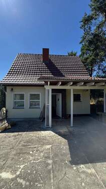 Seitenansicht von der Terrasse - 4 Zimmer Einfamilienhaus in Rahnsdorf