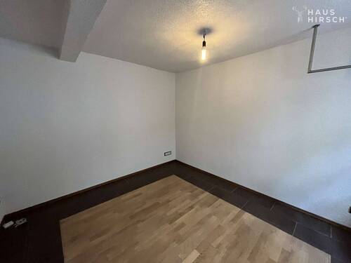 Raum UG, evtl, Büro - 