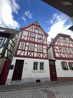 Hausfront - 3 Zimmer Einfamilienhaus zum Kaufen in Eppstein