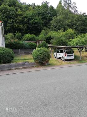  Strassenansicht zum Carport - 