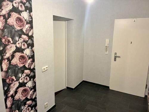 Flur - 2 Zimmer Etagenwohnung in Steinbach