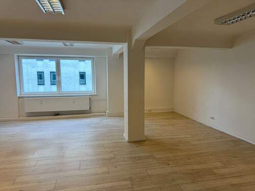 Mietfläche großer Raum - Vielseitiges saniertes Büro am Berliner Tor! MwSt-frei und Provisionsfrei!