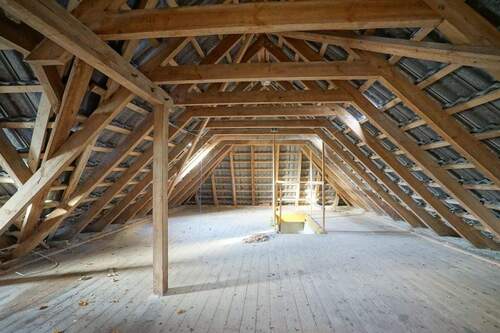 Dachboden unausgebaut - 