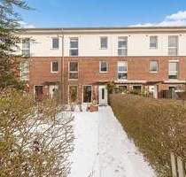 Familienfreundliches Wohnen in Meiendorf - Schönes Reihenhaus mit Garten und Tiefgaragenstellplatz - Hamburg Rahlstedt