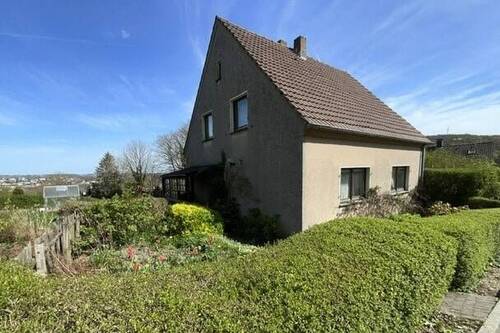 Außenansicht - Modernisierungsbedürftiges Wohnhaus auf Erbbaugrundstück in Gevelsberg - attraktive Aussichtslage am Lindengraben